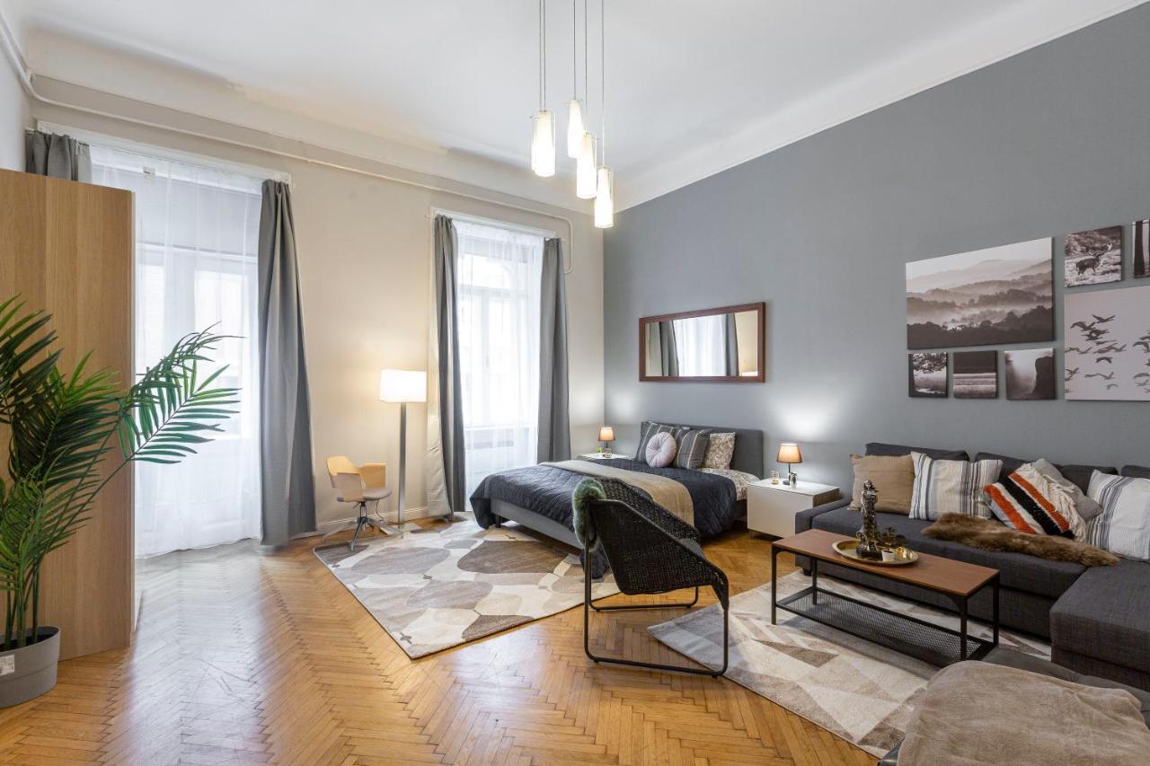 Spacious & Cozy Downtown With Balcony * Budapeszt
