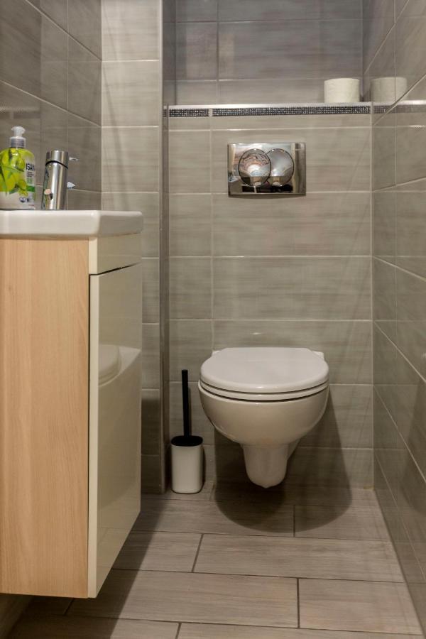 Spacious & Cozy Downtown With Balcony Appartamento Budapest